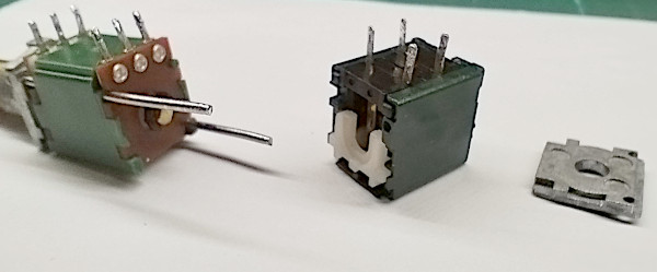 Potenziometro nei suoi pezzi essenziali