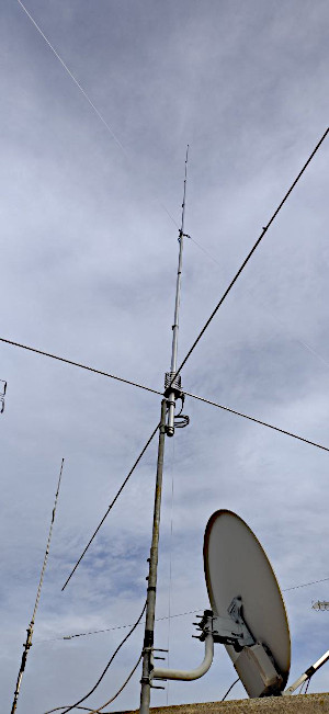 L'antenna Grazioli FE10V montata