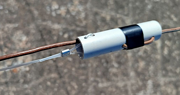 Un nuovo isolatore per tendere dipoli o radiali