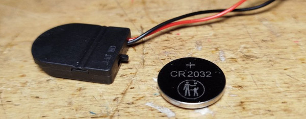 La nuova batteria tampone ed il suo supporto