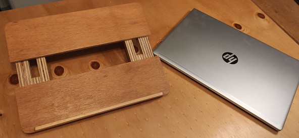 PC Laptop Notebook Holder: supporto in legno per PC Portatile (portanotebook di legno)