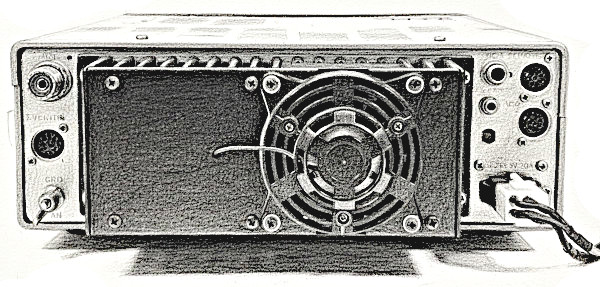 Il retro della radio Kenwood TS-730S