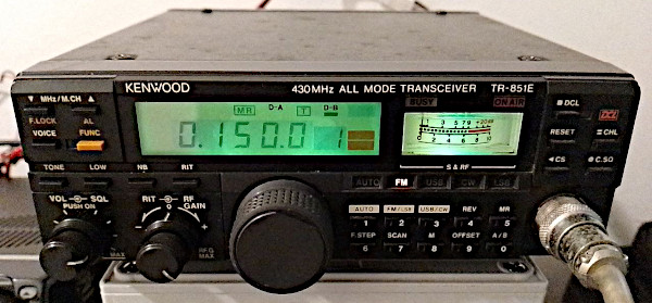 La radio Kenwood TR-851e (a)