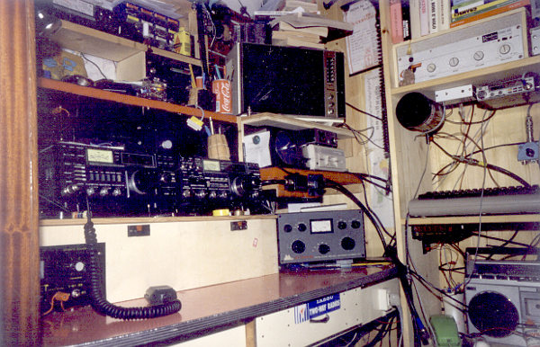 Shack di IW7BGA nel 1988