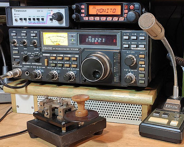 Timewave DSP 9+ nella piccola stazione vintage