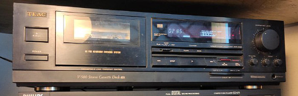 Il TEAC V-580 Stereo Cassette Deck